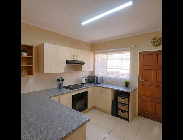 3 BEDROOM TOWNHOUSE FOR SALE IN RIVERSDALE